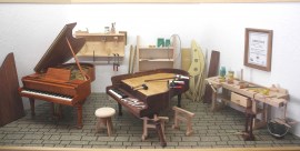 Klavierbauerwerkstatt, komplett